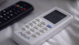 Что означает режим Dry на пульте кондиционера в Том Фарр