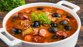 Как приготовить мясную солянку: пошаговый рецепт в Том Фарр